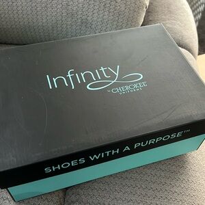 Infinity by Cherokee shoes